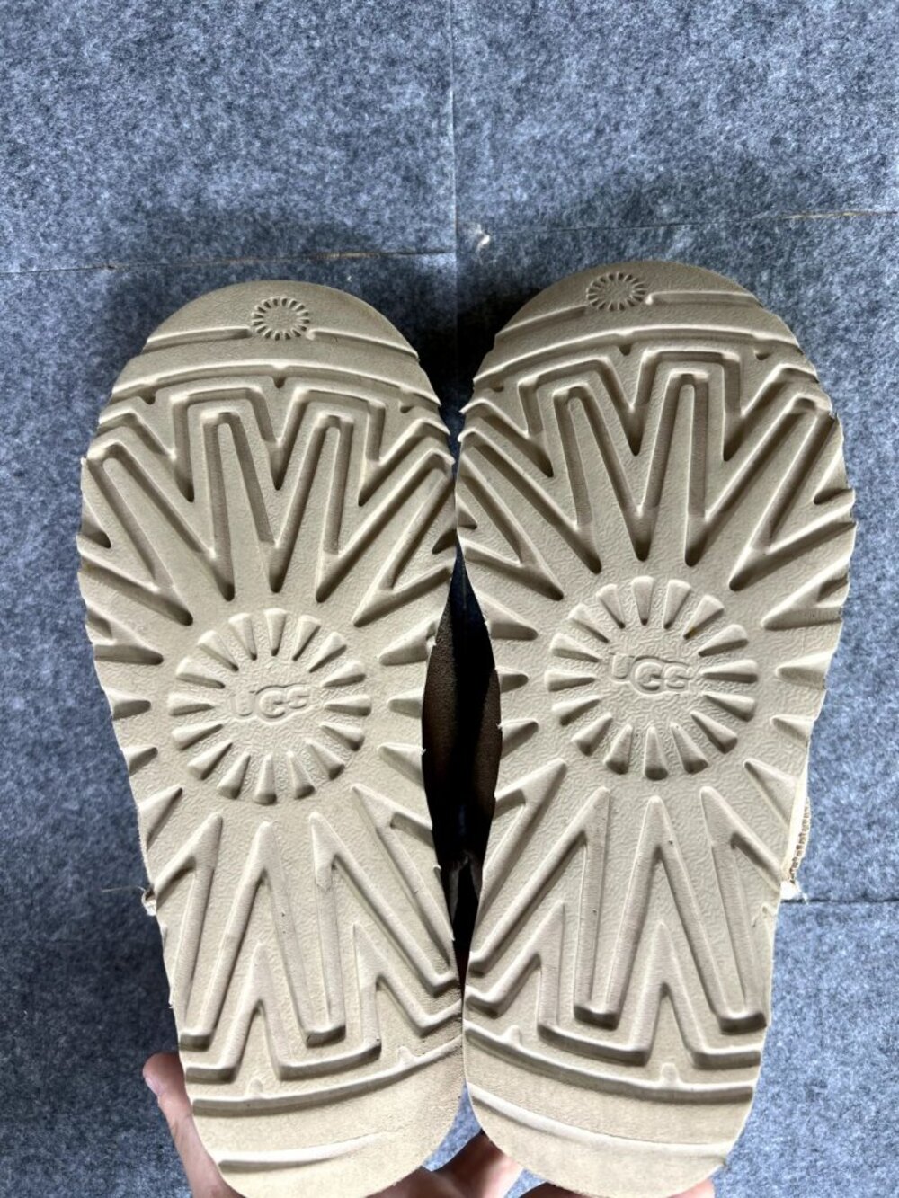 UGG Tan - Picture 4 of 5